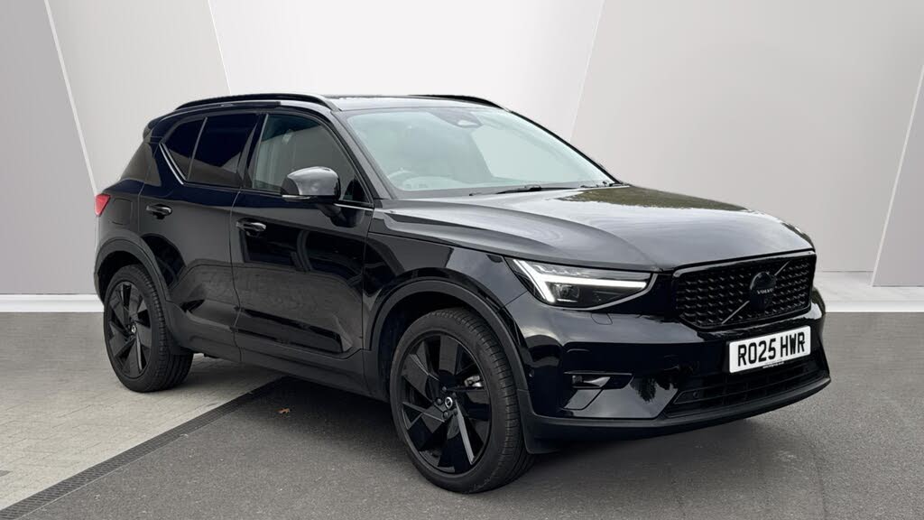 2025 Volvo XC40 2.0 B3 Ultra Black Edition