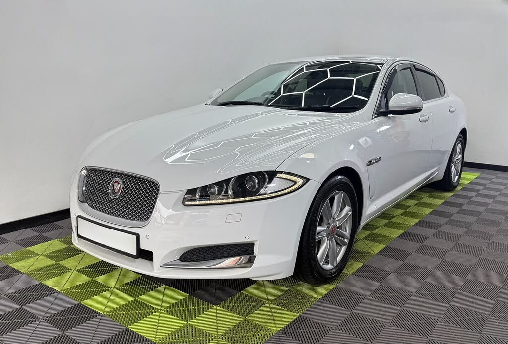 2015 Jaguar XF 2.2TD Portfolio (163ps) Saloon 4d