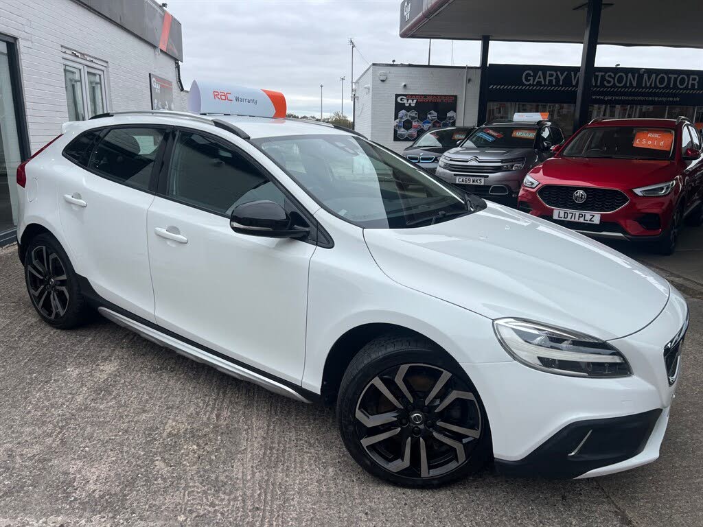 2016 Volvo V40 2.0 T3 Cross Country Pro