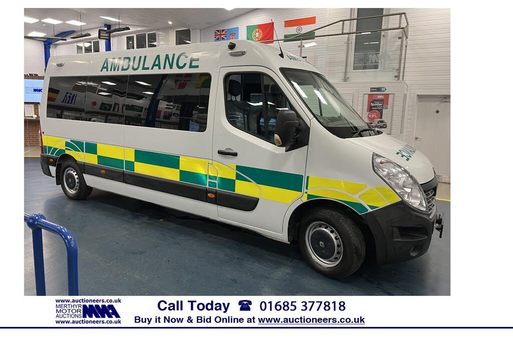 2017 Renault Master 2.3dCi LM35 130 Business Medium Roof Panel Van