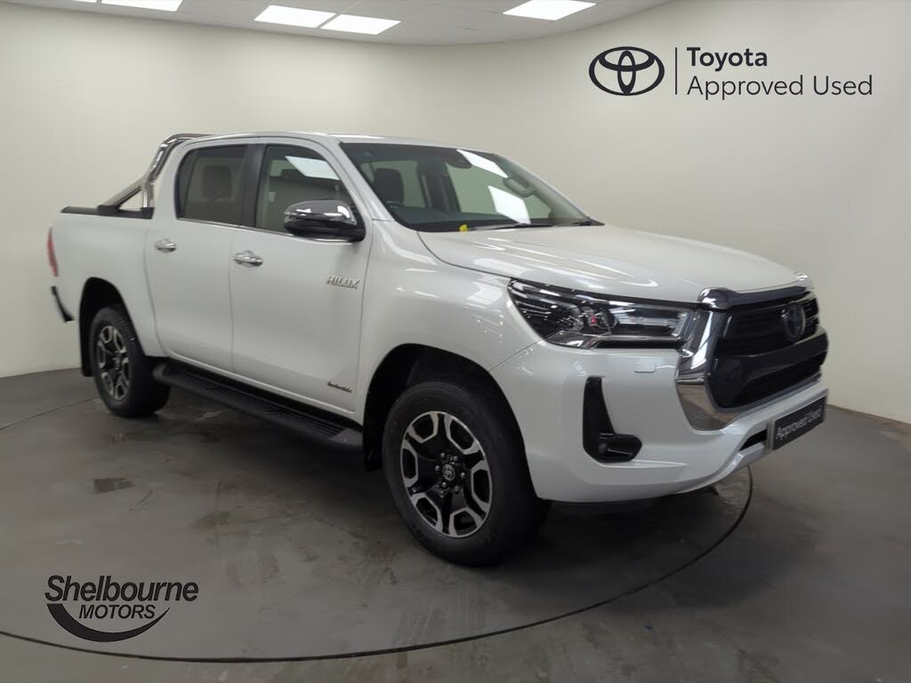 2023 Toyota Hi-Lux 2.8D-4D Invincible 2754cc