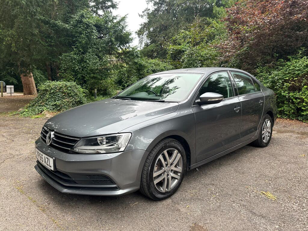 2015 Volkswagen Jetta 2.0TDI SE (109ps) DSG