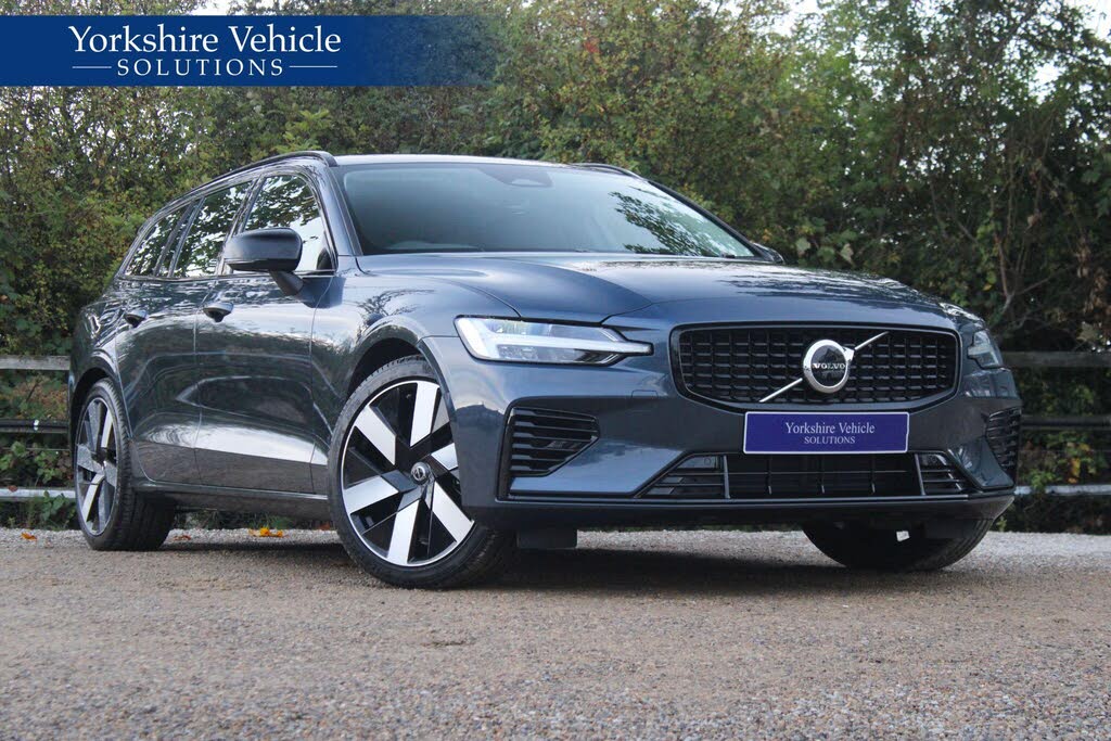 2025 Volvo V60 2.0 T6 Plus (Dark Station Wagon