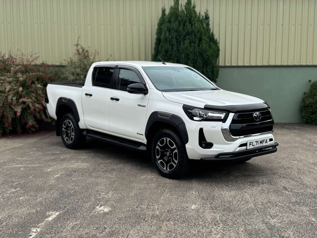 2021 Toyota Hi-Lux 2.4D-4D Invincible (150hp)(Eu6d) auto