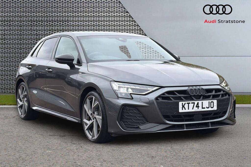 2025 Audi A3 1.5 35 TFSI Black Edition Sportback 5d