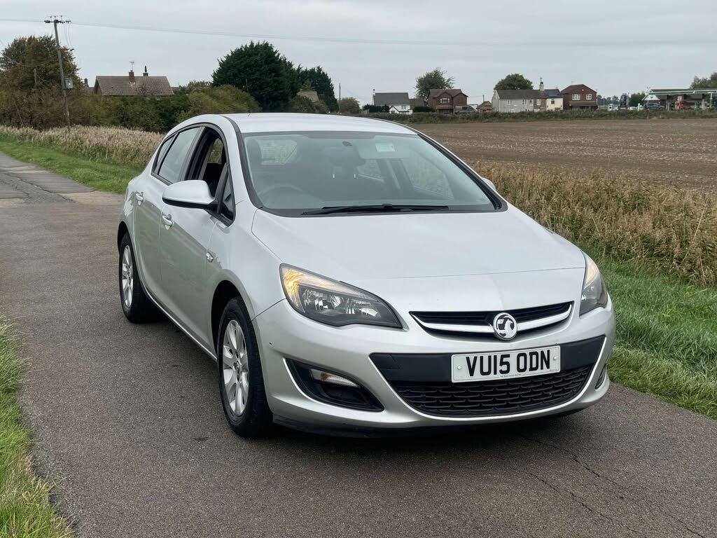 2015 Vauxhall Astra 1.6CDTi Design ecoFLEX (110ps) (s/s) Hatchback