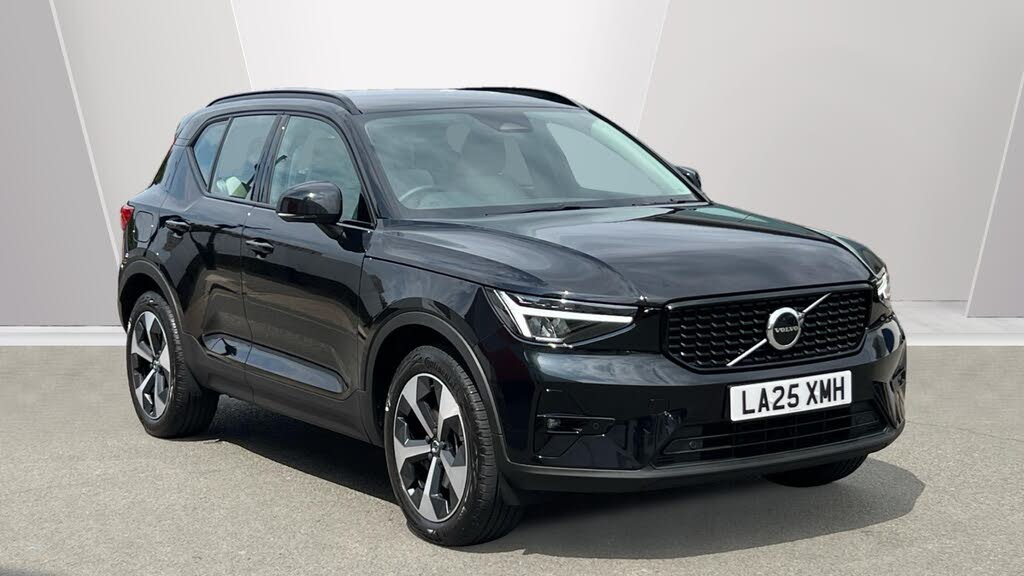 2025 Volvo XC40 2.0 B4 Plus Pro