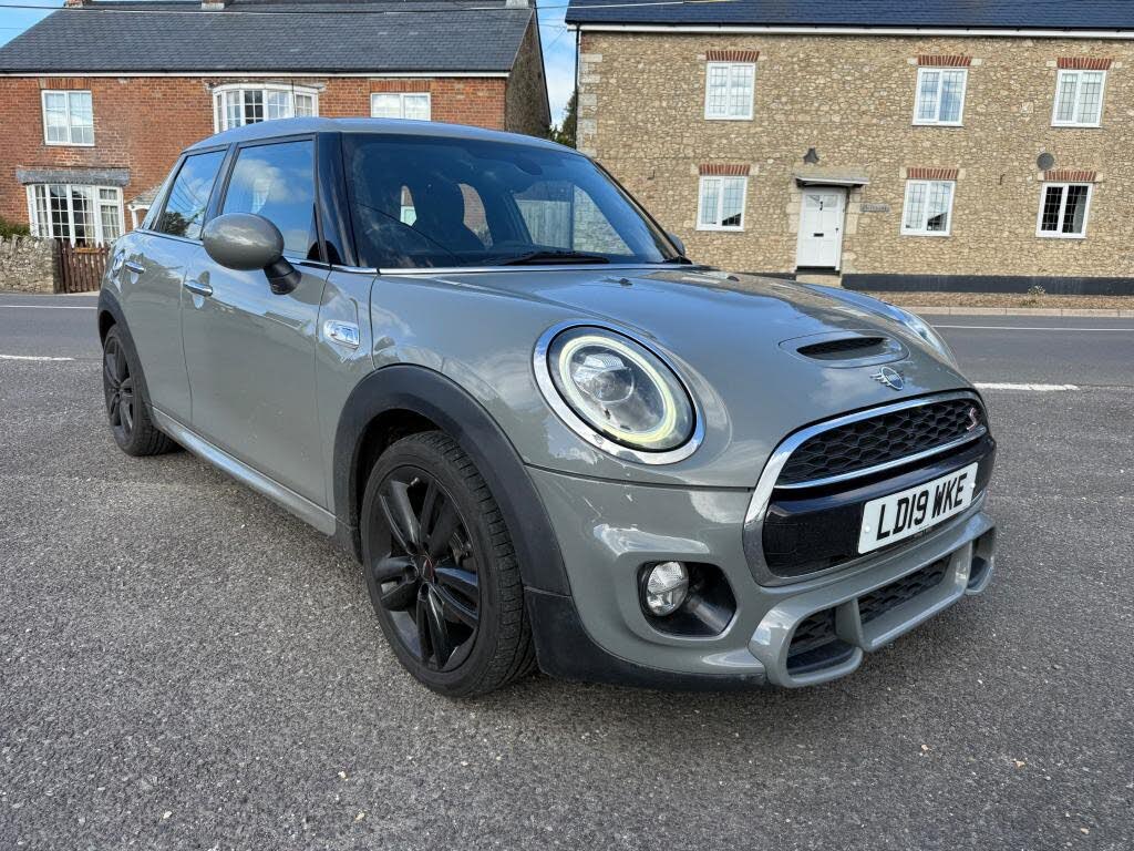2019 MINI Cooper 2.0 Cooper S Sport (189bhp) Hatchback 5d