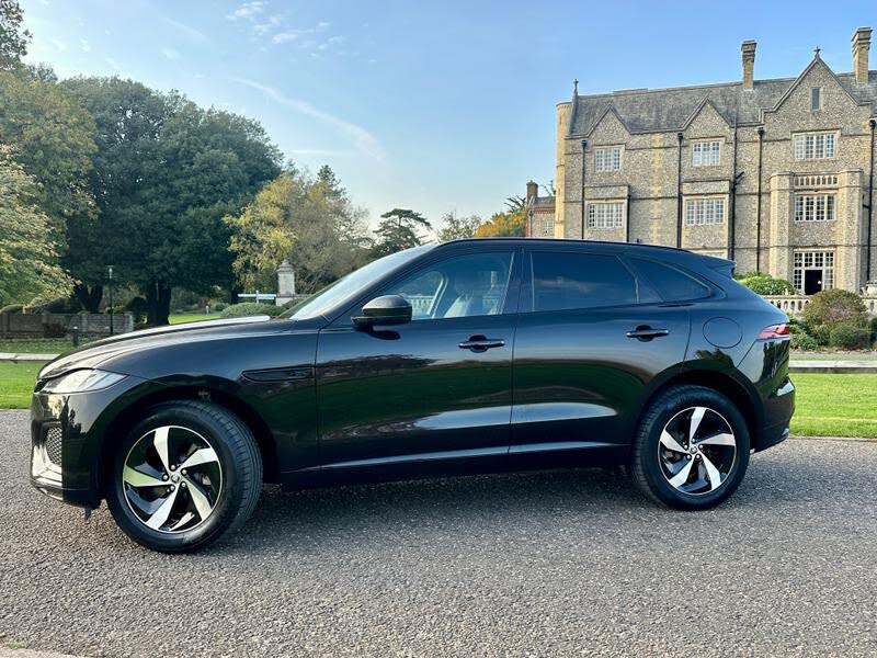 2023 Jaguar F-PACE 2.0 P250 R-Dynamic SE Black