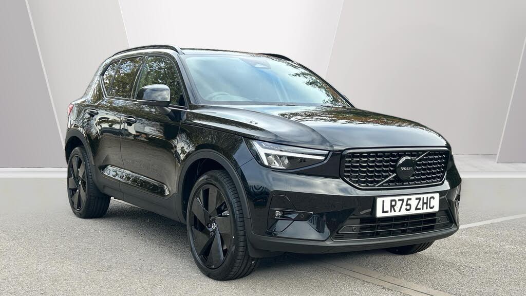 2025 Volvo XC40 2.0 B4 Plus Black Edition