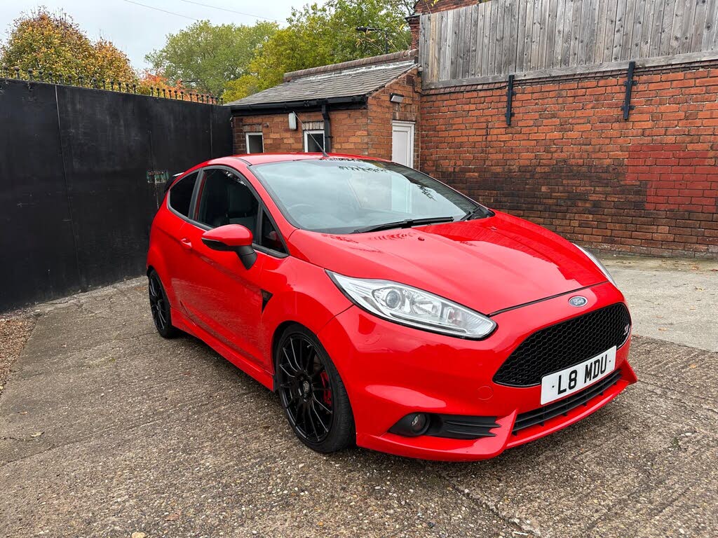 2014 Ford Fiesta 1.6 ST 2