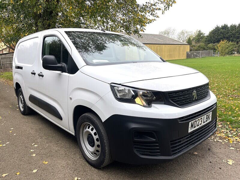 2023 Peugeot Partner 1.5 BlueHDi 950 Professional Premium (100PS)(Eu6d) S&S +