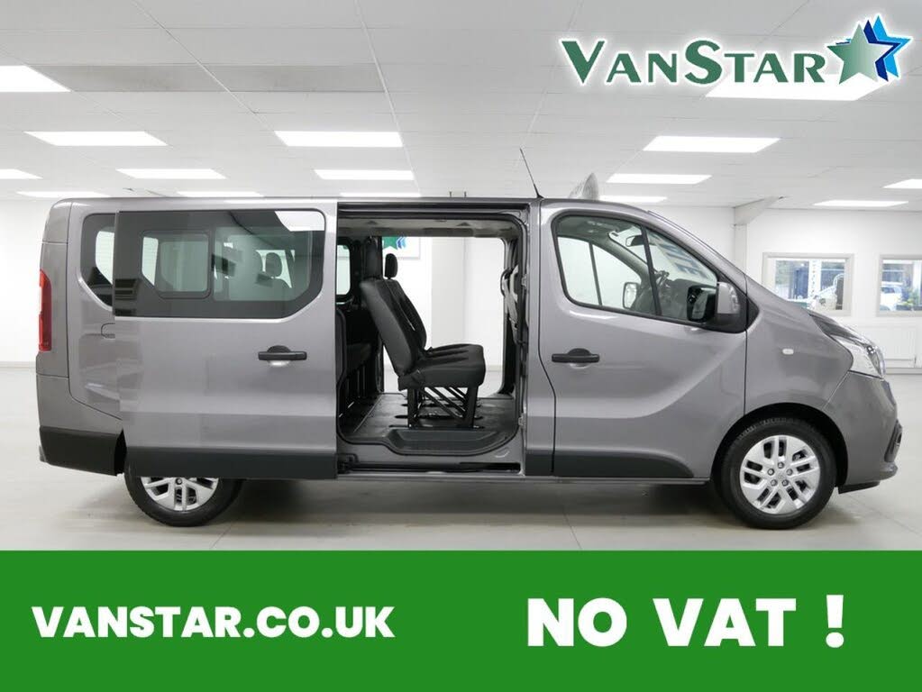 2017 Renault Trafic 1.6dCi LL29 125 Sport Nav Energy 125(Eu6) Minibus 9 seats