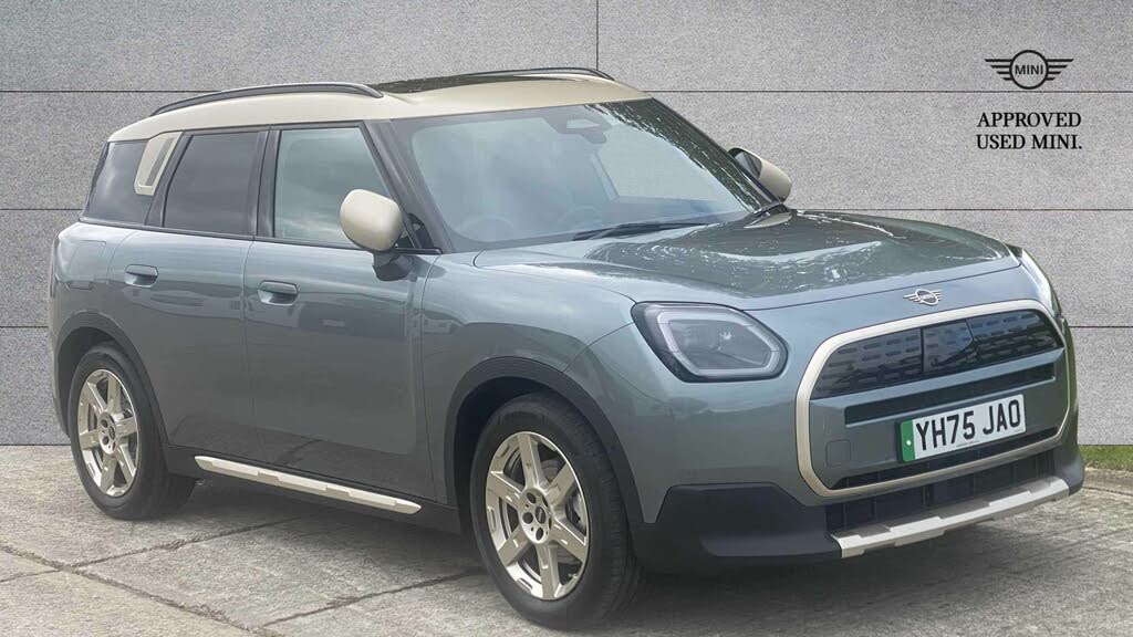 2025 MINI Mini Countryman E Cooper E Exclusive (Level 2)