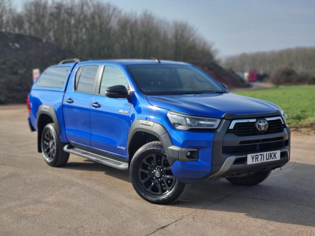 2021 Toyota Hi-Lux 2.8D-4D Invincible X AT35 (204hp)(Eu6dT-E)