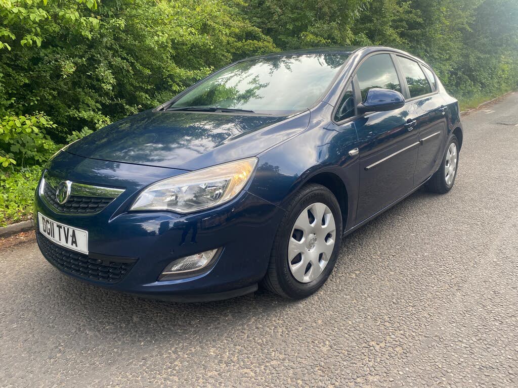 2011 Vauxhall Astra 1.6 Exclusiv 16v VVT (115ps) Hatchback 5d auto