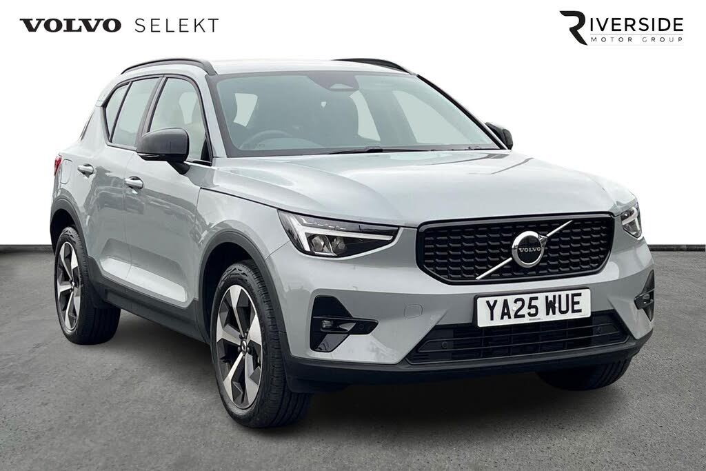 2025 Volvo XC40 2.0 B3 Plus Pro
