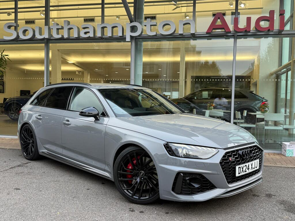 2024 Audi RS4 Avant 2.9 TFSI Carbon Black
