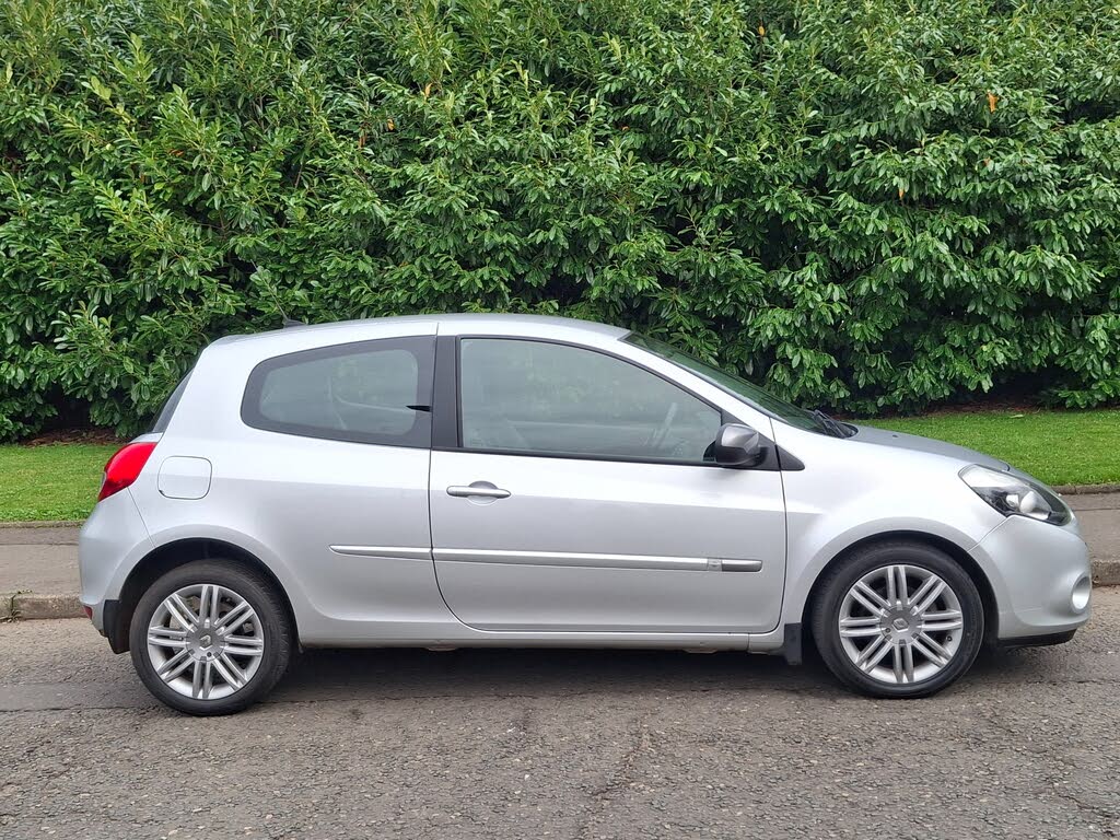 2012 Renault Clio 1.6 Dynamique Tom Tom VVT Hatchback 3d auto