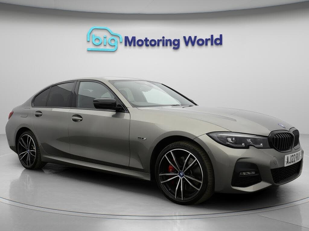 2022 BMW 3 Series 2.0 330e xDrive M Sport Pro Edition Saloon 4d