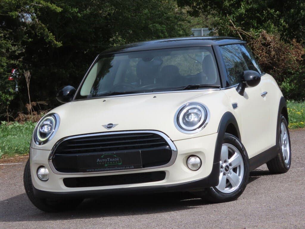 2019 MINI Mini 1.5 Cooper Classic Hatchback 3d