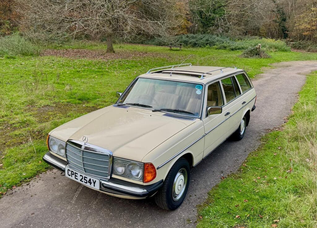 1982 Mercedes-Benz 200 2.0 T