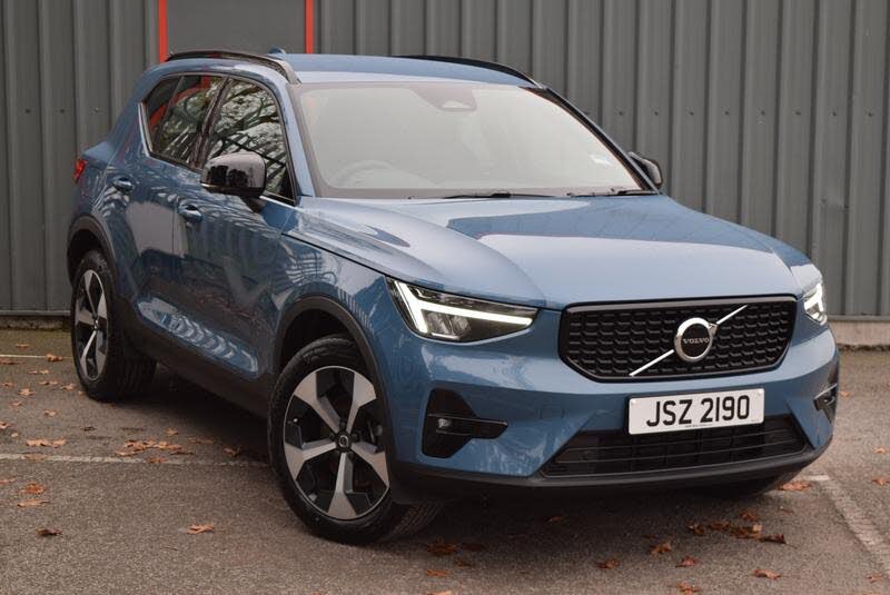 2025 Volvo XC40 2.0 B4 Plus Pro
