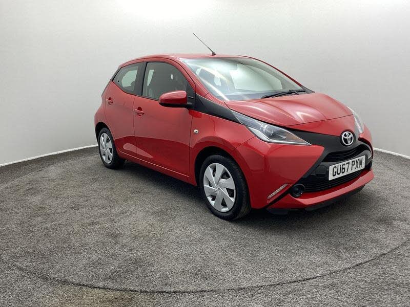 2017 Toyota AYGO 1.0 VVT-i x-play (71bhp) 5d x-shift