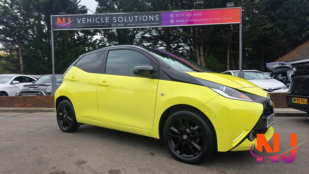 2016 Toyota AYGO 1.0 VVT-i x-cite 3 (Bi-tone Yellow) 5d