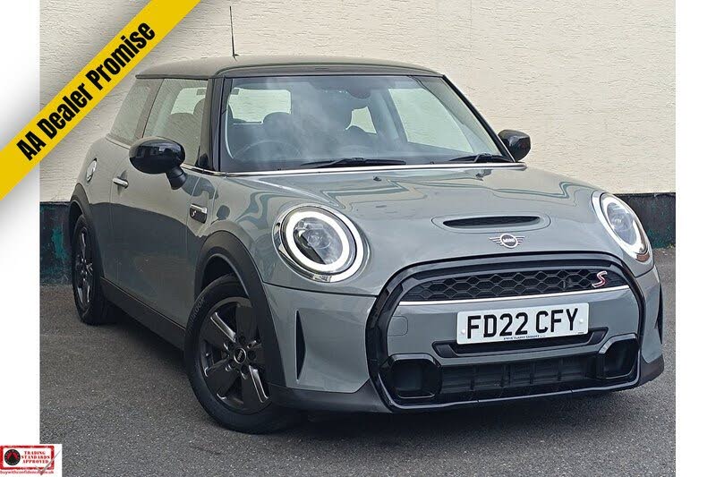 2022 MINI Mini 2.0 Cooper S Classic Hatchback 3d