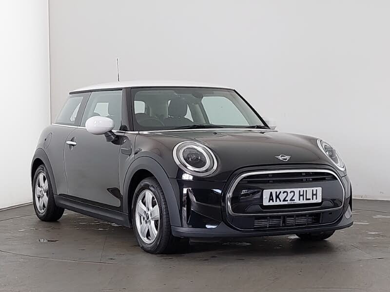 2022 MINI Mini 1.5 Cooper Classic Hatchback 3d