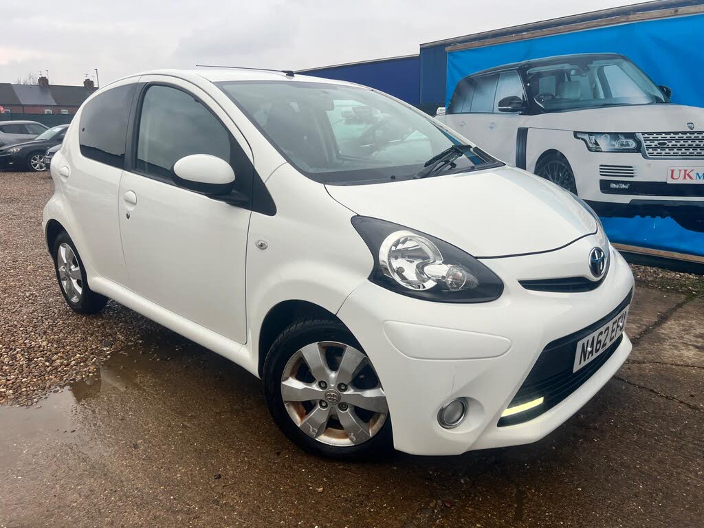 2012 Toyota AYGO 1.0 AYGO Fire 5d