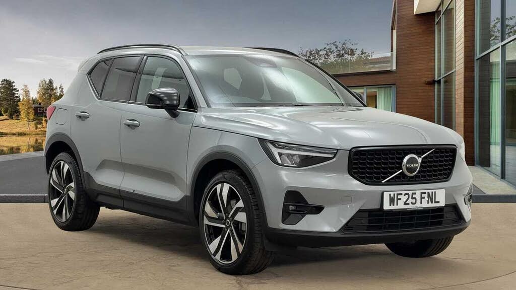 2025 Volvo XC40 2.0 B4 Plus