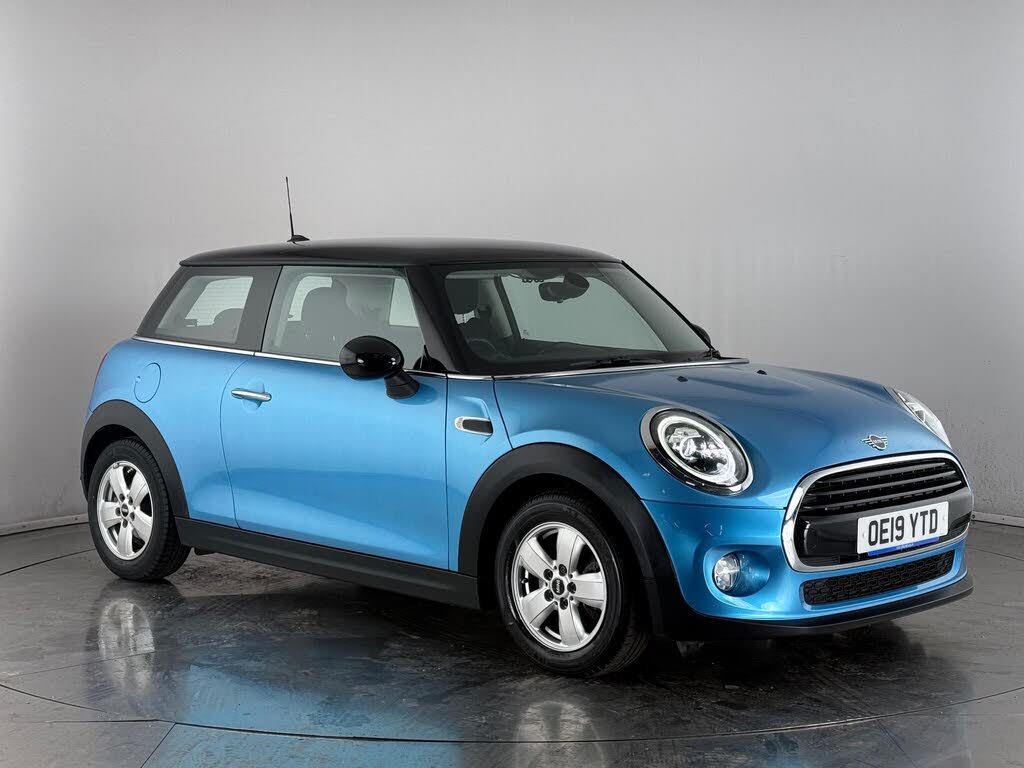 2019 MINI Mini 1.5 Cooper Classic Hatchback 3d