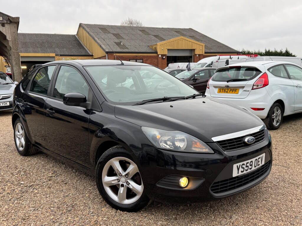 2010 Ford Focus 1.6 Zetec Hatchback 5d auto