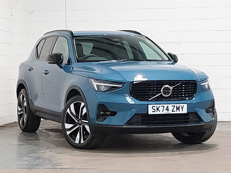 2024 Volvo XC40 2.0 B4 R-Design Pro