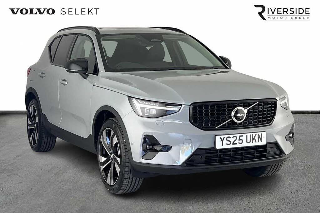 2025 Volvo XC40 2.0 B3 Ultra (Bright