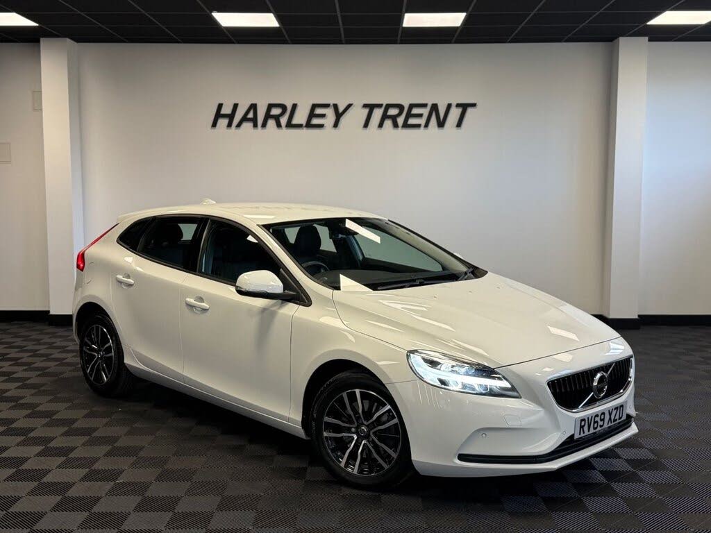 2019 Volvo V40 2.0 T2 Momentum Edition