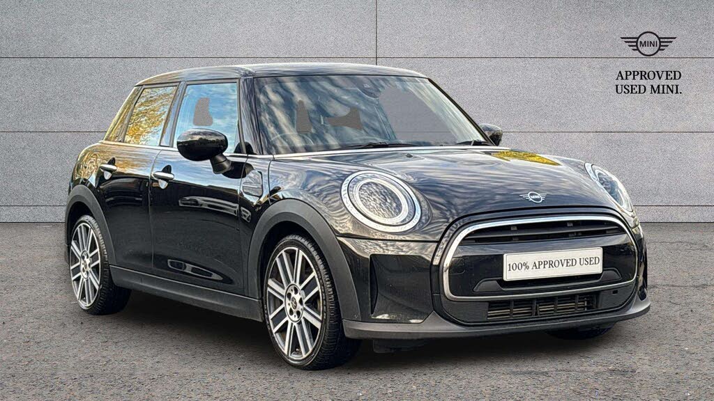 2022 MINI Mini 1.5 Cooper Exclusive (Premium) Hatchback 5d Auto