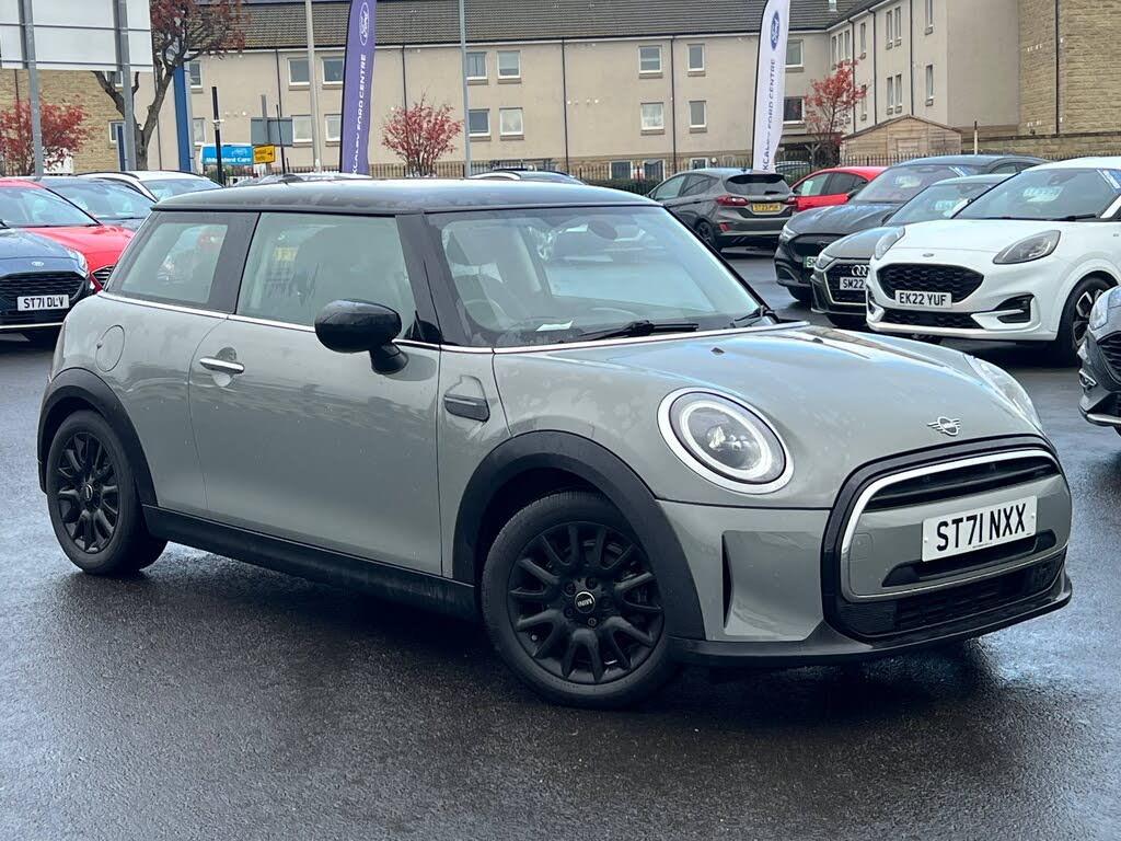 2021 MINI Mini 1.5 Cooper Classic Hatchback 3d