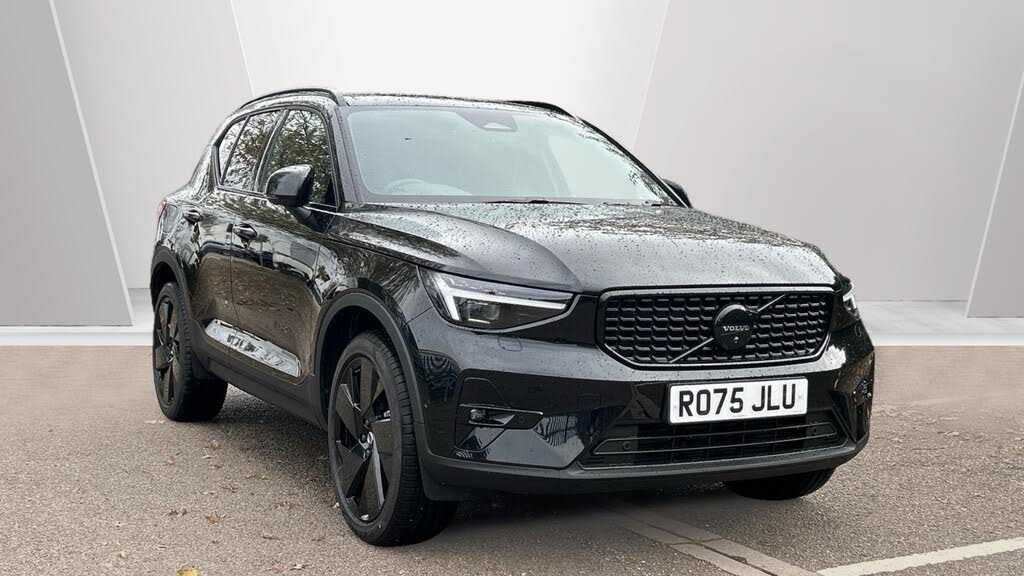 2025 Volvo XC40 2.0 B4 Plus Pro Black Edition