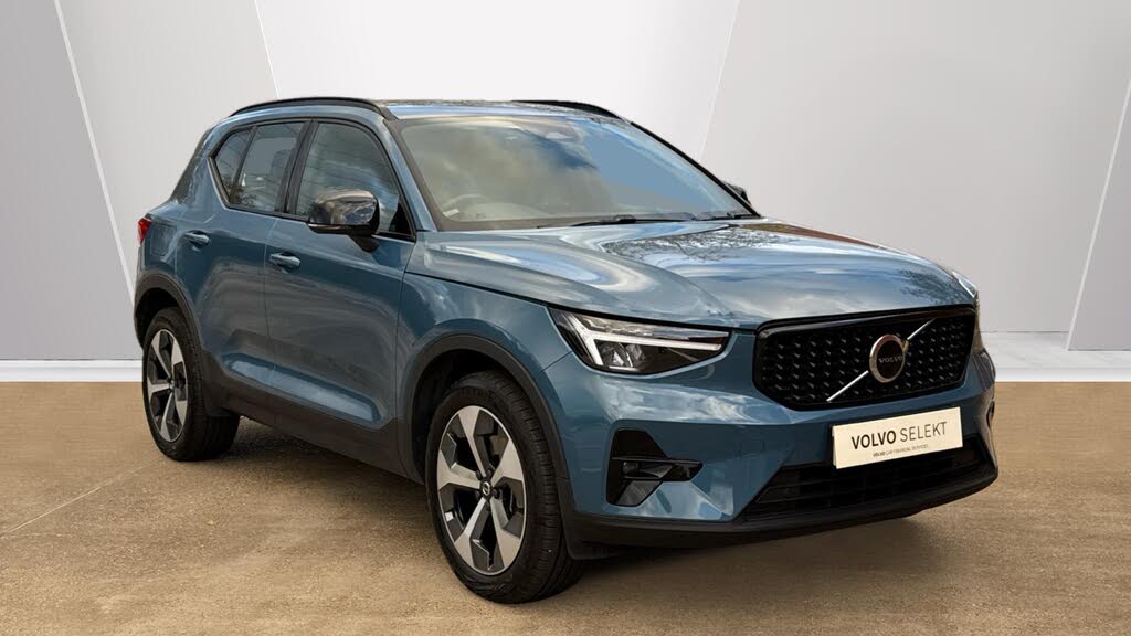 2024 Volvo XC40 2.0 B4 Plus