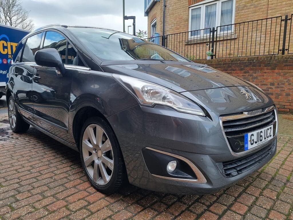2016 Peugeot 5008 1.6BlueHDi Allure