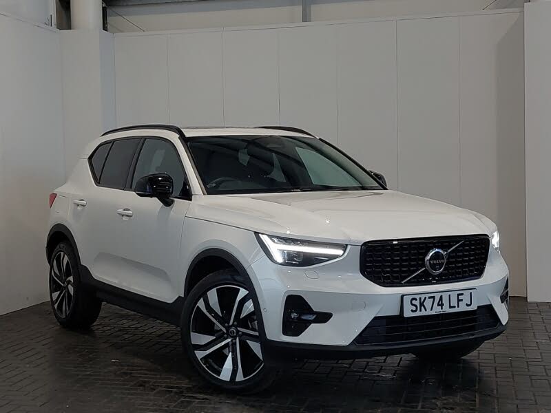 2024 Volvo XC40 2.0 B4 R-Design Pro