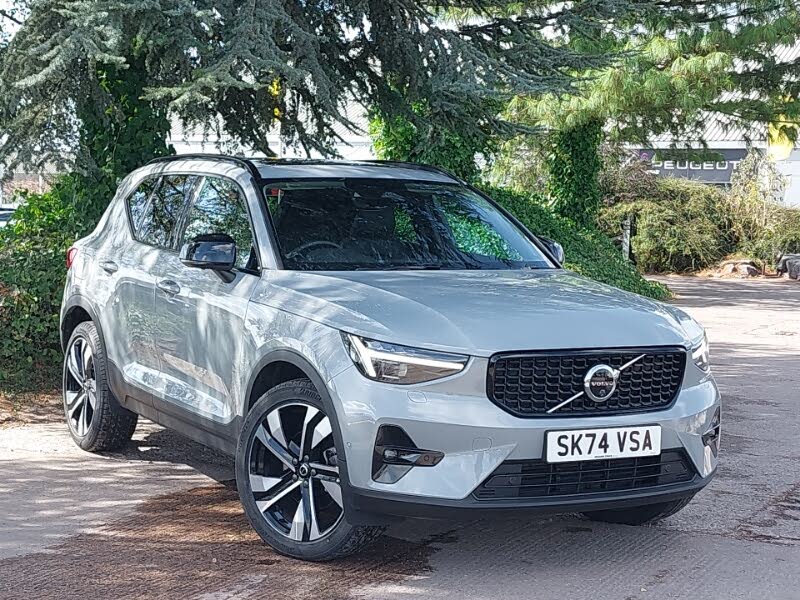 2024 Volvo XC40 2.0 B4 R-Design Pro
