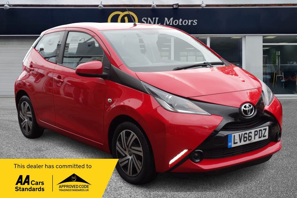 2015 Toyota AYGO 1.0 VVT-i x-play 5d x-shift
