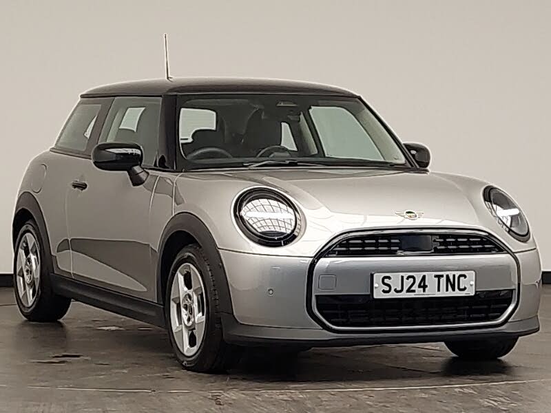 2024 MINI Mini 1.5 Cooper C Classic 3d