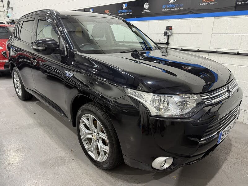 2014 Mitsubishi Outlander 2.0 GX3h (5st)