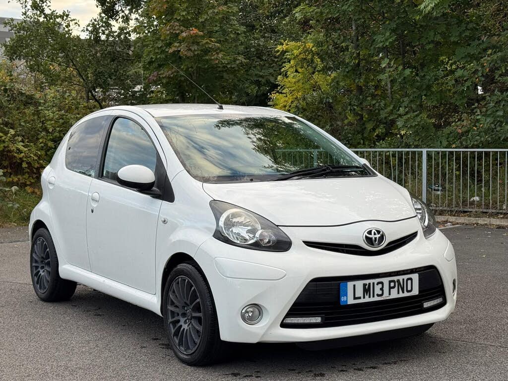 2013 Toyota AYGO 1.0 AYGO Fire 5d