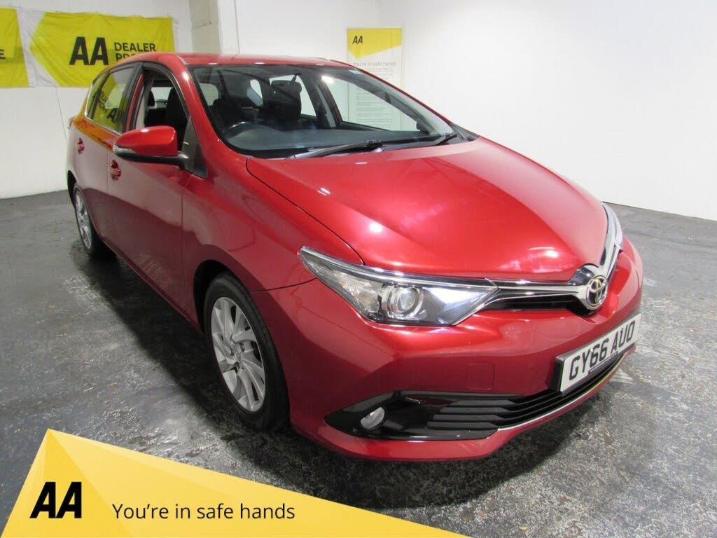 2016 Toyota Auris 1.2T Business Edition Hatchback